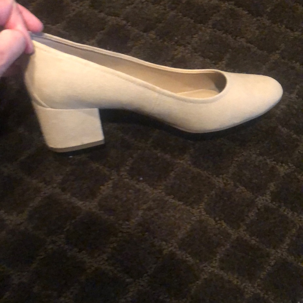 Universal Thread shoes - Picture 5 of 5